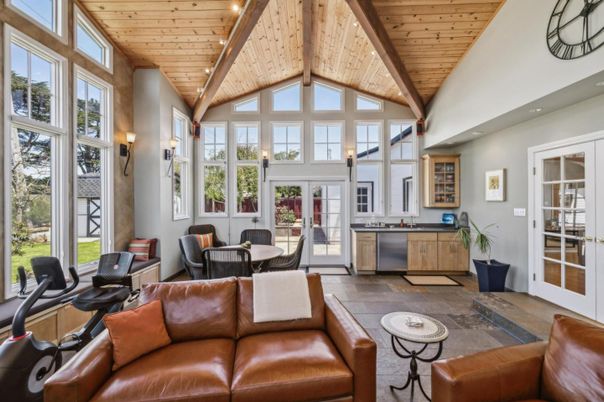 Dining room, Interior, Living room, Recessed Lighting, Wooden Beams, Wooden Ceilings