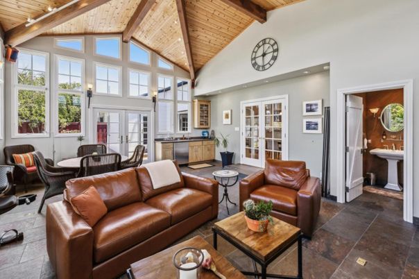Dining room, Interior, Living room, Recessed Lighting, Wooden Beams, Wooden Ceilings