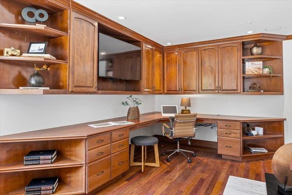 Home Office, Interior, Recessed Lighting, Wood Texture Flooring
