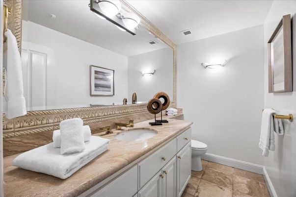 Bathroom, Dual Sink Vanities, Interior