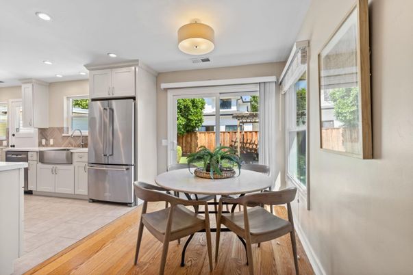 Dining room, Interior, Kitchen, Recessed Lighting, Wood Texture Flooring