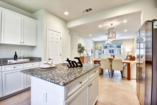 Chandelier, Dining room, Interior, Kitchen, Pendant Lights, Recessed Lighting, Stainless Steel Appliances