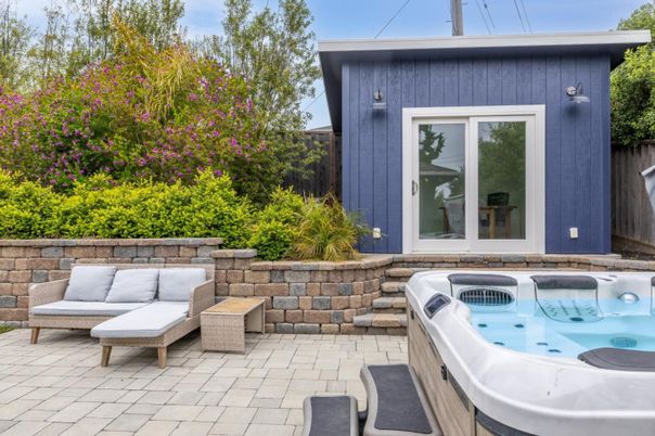 Exterior, Hot Tub