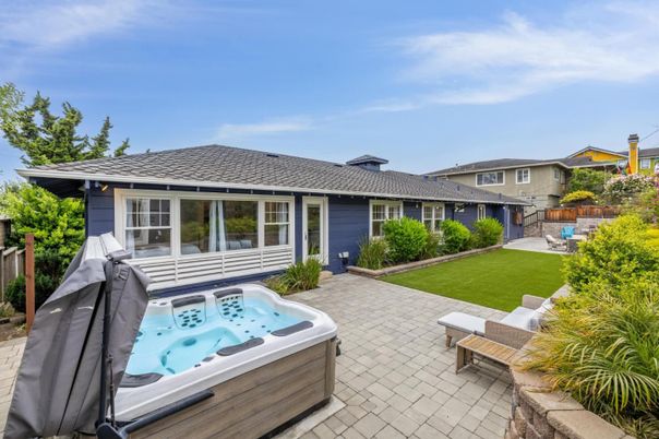 Backyard, Exterior, Hot Tub