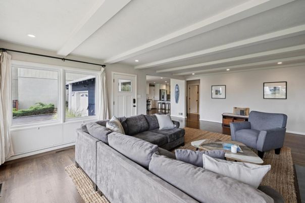 Interior, Living room, Recessed Lighting, Wood Texture Flooring