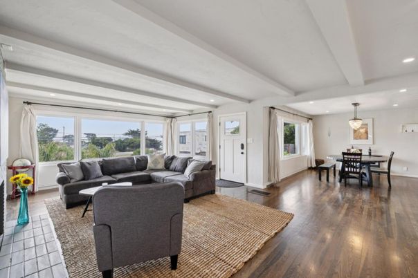 Dining room, Interior, Living room, Pendant Lights, Recessed Lighting, Wood Texture Flooring