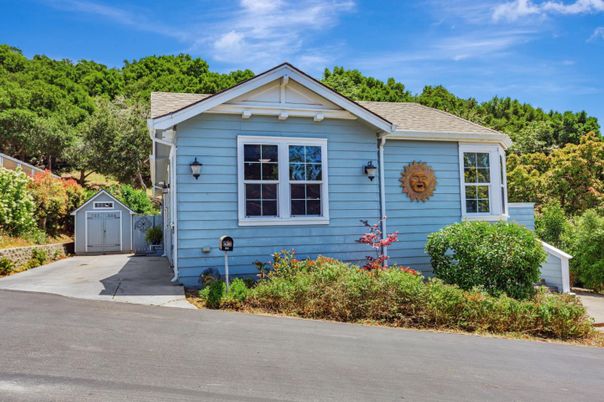 Detached Garage, Exterior