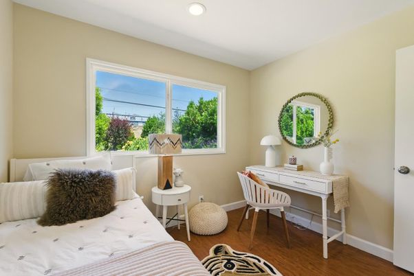 Bedroom, Home Office, Interior, Recessed Lighting, Wood Texture Flooring