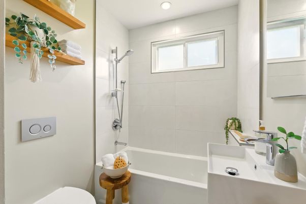 Bathroom, Interior, Recessed Lighting