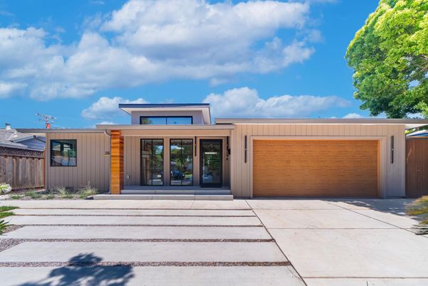 Attached, Exterior, Facade, Modern