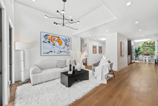 Interior, Living room, Pendant Lights, Recessed Lighting, Wood Texture Flooring
