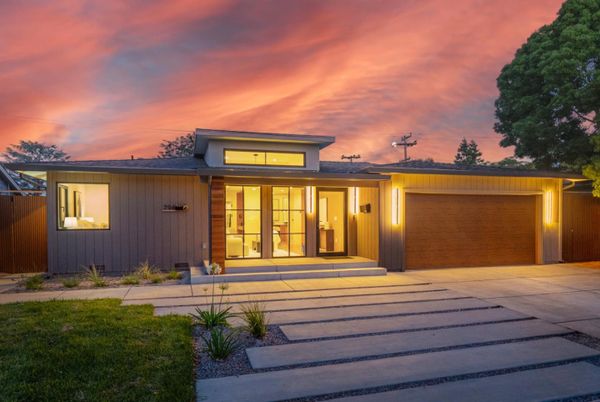 Attached, Exterior, Facade, Modern