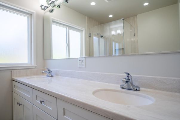Bathroom, Dual Sink Vanities, Interior, Recessed Lighting