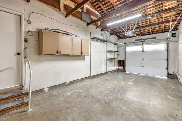 Garage, Interior, Wooden Beams