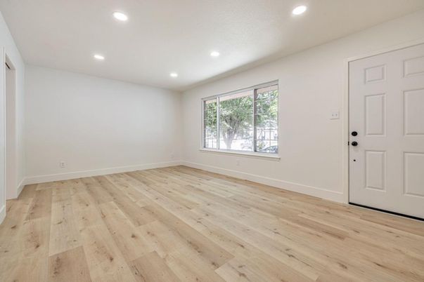 Empty room, Interior, Recessed Lighting, Wood Texture Flooring