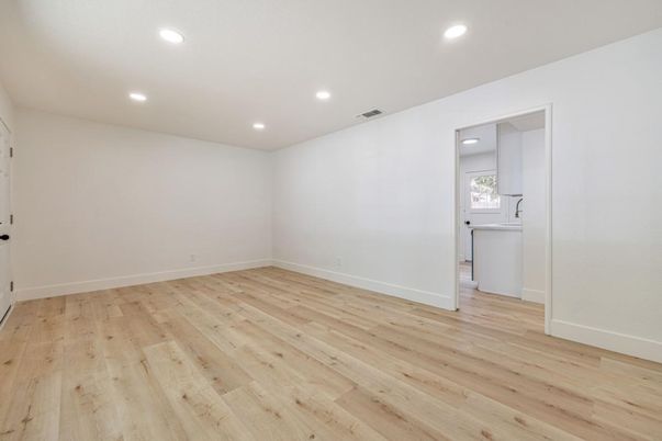 Empty room, Interior, Recessed Lighting, Wood Texture Flooring