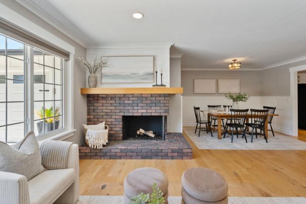 Dining room, Fireplace, Interior, Recessed Lighting, Wood Texture Flooring