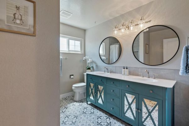 Bathroom, Dual Sink Vanities, Interior