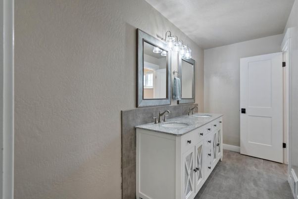 Bathroom, Dual Sink Vanities, Interior