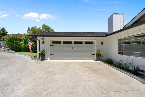Detached Garage, Exterior