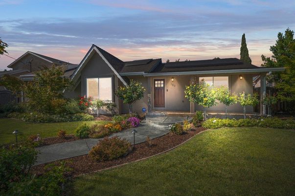 Backyard, Exterior, Facade, Ranch