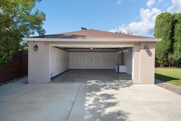 Detached Garage, Exterior