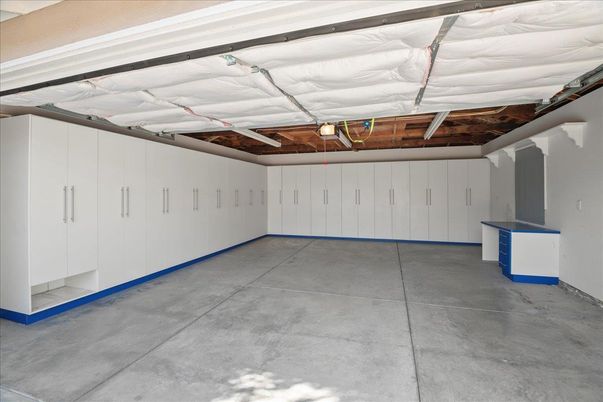 Garage, Interior