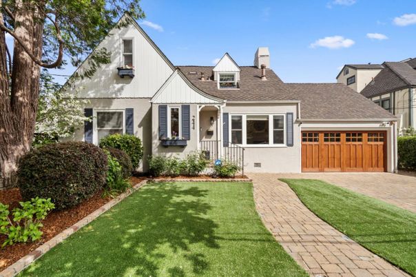 Attached, Exterior, Facade, Farmhouse