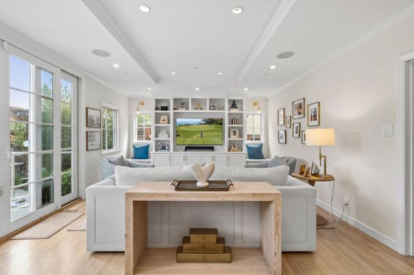Interior, Living room, Recessed Lighting, Wood Texture Flooring