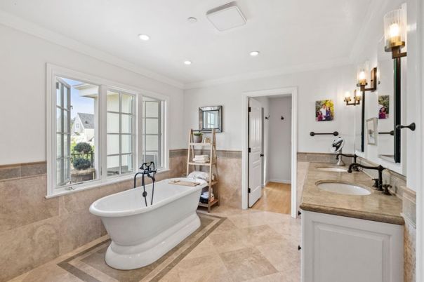 Bathroom, Dual Sink Vanities, Free Standing Baths, Interior, Recessed Lighting