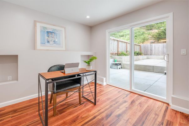 Home Office, Interior, Recessed Lighting, Wood Texture Flooring