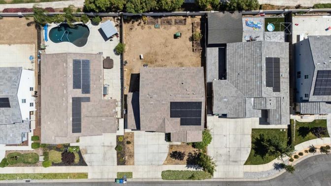 Exterior, Drone