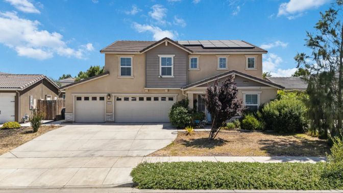 Attached, Exterior, Facade, Solar Panels, Mediterranean