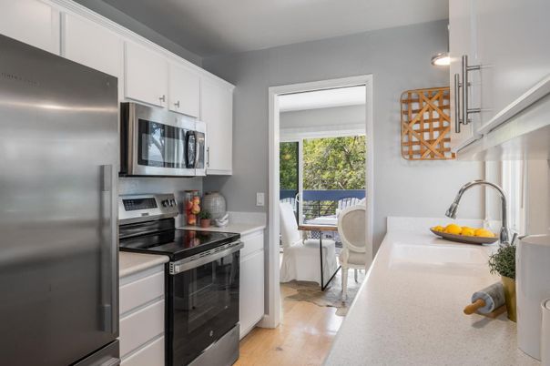 Dining room, Interior, Kitchen, Stainless Steel Appliances, Wood Texture Flooring