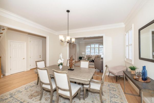 Chandelier, Dining room, Interior, Living room, Pendant Lights, Wood Texture Flooring