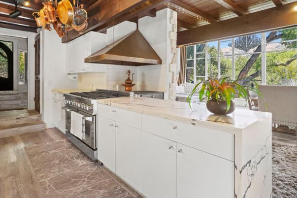 Chandelier, Interior, Kitchen, Stainless Steel Appliances, Wooden Beams, Wooden Ceilings, Wood Texture Flooring