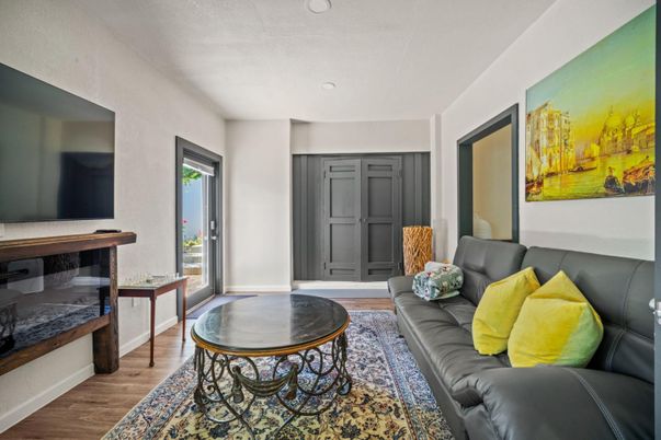 Interior, Living room, Recessed Lighting, Wood Texture Flooring