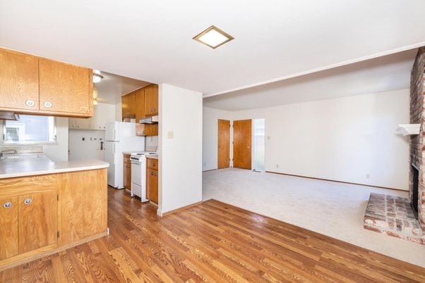 Fireplace, Interior, Kitchen, Wood Texture Flooring
