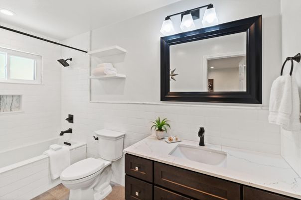 Bathroom, Interior, Recessed Lighting