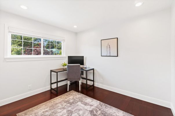 Home Office, Interior, Recessed Lighting, Wood Texture Flooring