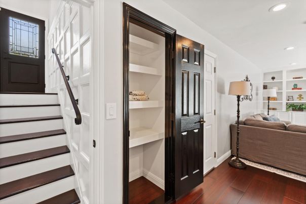 Interior, Recessed Lighting, Wood Texture Flooring