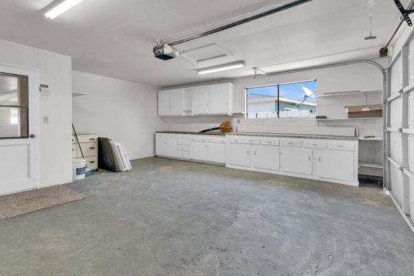 Garage, Interior