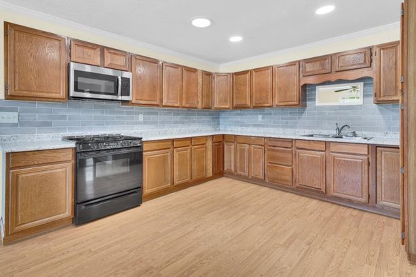 Interior, Kitchen, Recessed Lighting, Wood Texture Flooring