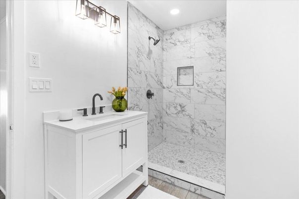 Bathroom, Interior, Marble Walls, Recessed Lighting
