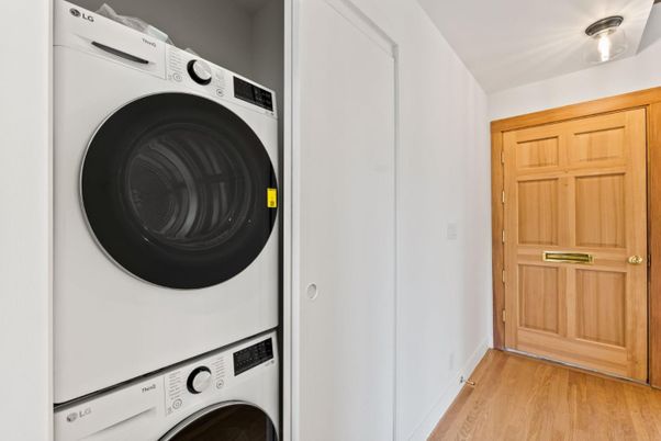 Interior, Utility Closets, Washer, Wood Texture Flooring