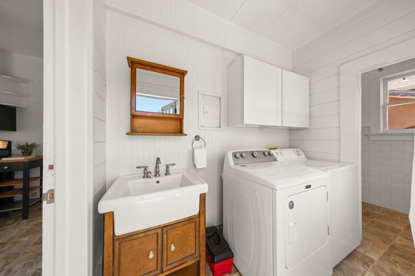 Interior, Washer