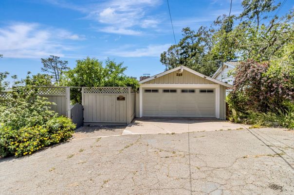 Detached Garage, Exterior