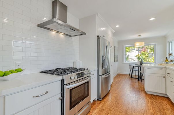 Dining room, Interior, Kitchen, Pendant Lights, Recessed Lighting, Stainless Steel Appliances, Wood Texture Flooring