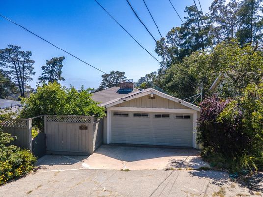 Detached Garage, Exterior