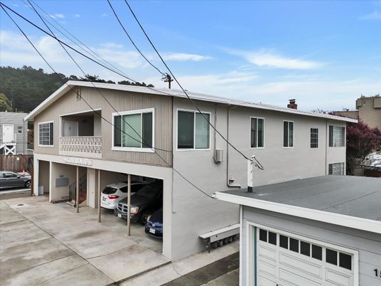 Attached, Exterior, Facade, None